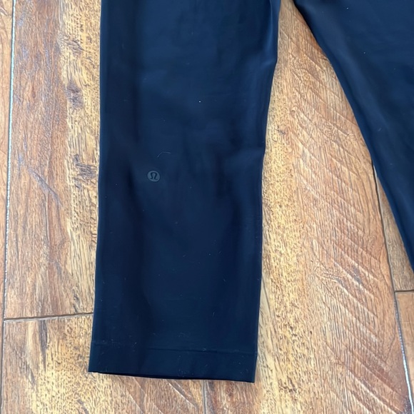 Lululemon On The Fly Crop *Woven 23" Black 2 - Picture 13 of 15